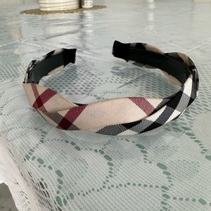 Burberry style head bend